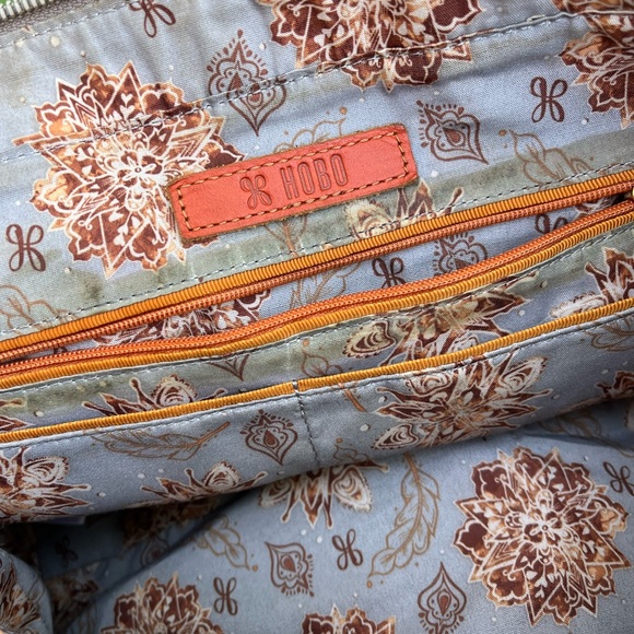 Hobo Leather Shoulder Bag Leather Classic Neutral Chic Everyday Preppy Style - Picture 6 of 11